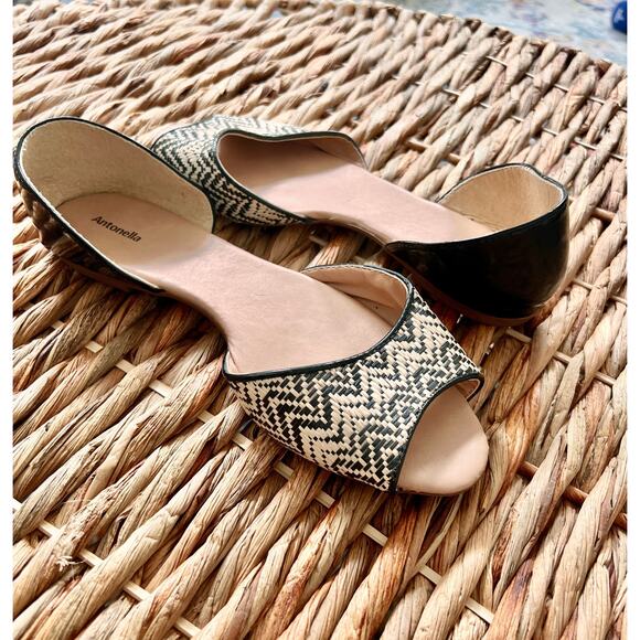 Antonella Peep-Toe Flat Sandals, Size 8 - Picture 2 of 8